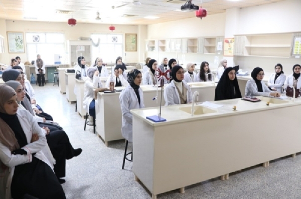 The Faculty of Pharmacy organizes an awareness lecture on the importance of raising students &#039; awareness of carcinogenic chemicals